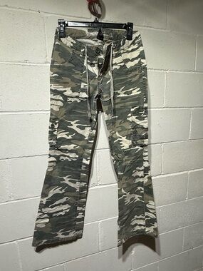 Arizona  Olive and Tan Camo Cargo Pants Y2K